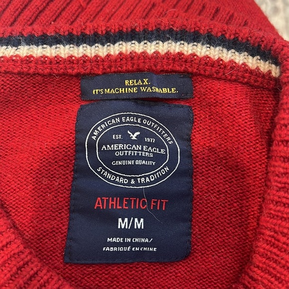 American Eagle Outfitters athletic fit red and off white sweater size medium. - Picture 6 of 7